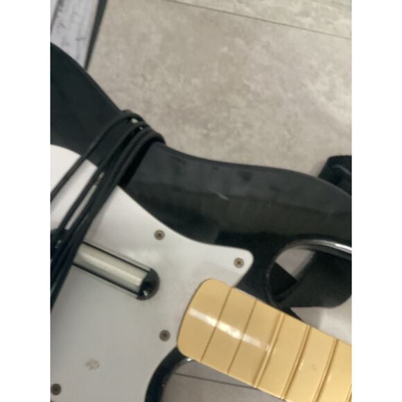 Harmonix Guitar Hero Rock Band Fender Stratocaster 19091 Wii - No Dongle -Tested - Picture 6 of 6